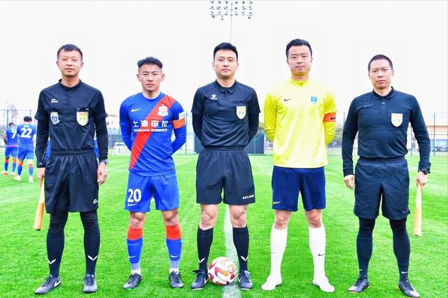 据加泰罗尼亚媒体ccma报道，巴萨将把德国基金Libero Football Finance告上法庭，指控这家德国公司未在12月31日之前支付相当于购买Barca Vision 10%股份的4000万欧元杠杆。